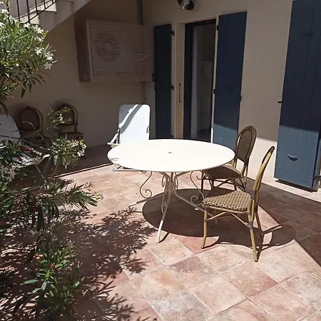 L-ostalet アパート バージュ